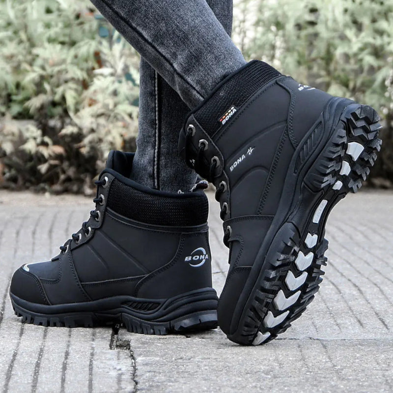 HIGHLAND-W500 High-Top Hiking Boots