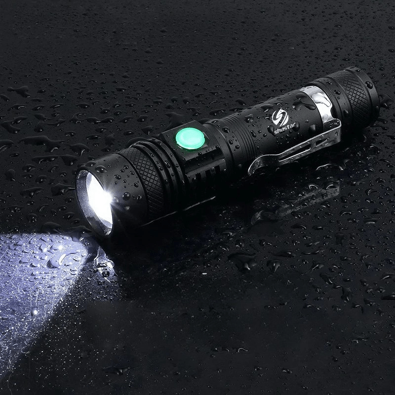 Lampe Torche Compacte 800 Lumens étanche